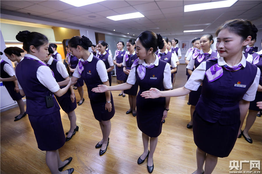 杭州動姐禮儀培訓(xùn)服務(wù)助力暑運(yùn)高質(zhì)量出行